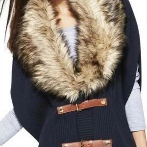 Michael kors blue poncho belt buckle fur collar M